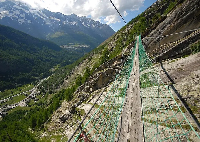 Antigua Saas-Grund